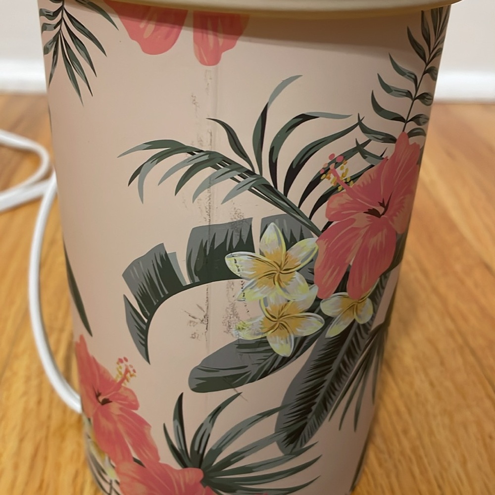 Authentic Scentsy Home Warmer - Picture 7 of 8